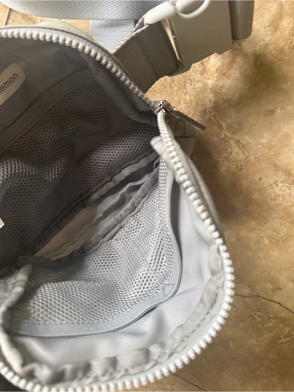 Lululemon everywhere our belt excellent condition used one time gray - Picture 6 of 8